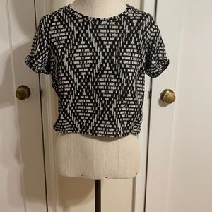 NWT Aqua cropped patterned shirt size L